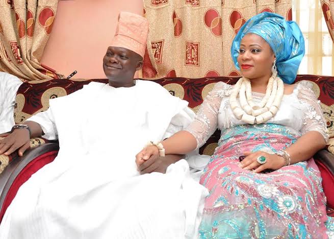 Read more about the article Asiwaju Commiserates with Senator Folarin over Wife’s Demise