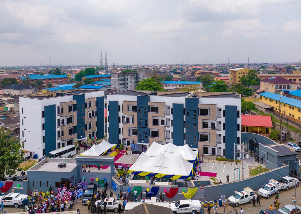 Read more about the article <strong>SANWO-OLU INAUGURATES MINI HOUSING SCHEME, VOCATIONAL CENTRE IN SURULERE</strong>