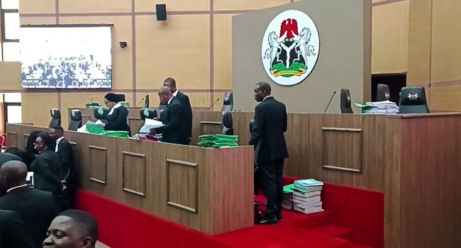 Read more about the article UPDATE: Supreme Court Consolidates Suits By 10 States On Naira Scarcity