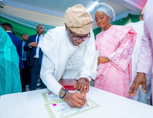 Read more about the article NEXT FOUR YEARS WILL BE MORE REWARDING’, SANWO-OLU DECLARES AS GOVERNOR, DEPUTY PICK INEC CERTIFICATES
