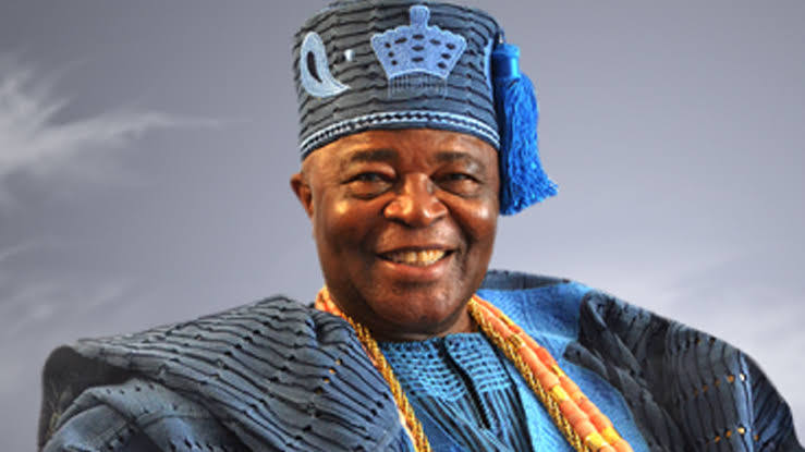 Read more about the article SANWO-OLU FELICITATES ALAKE OF EGBALAND, OBA GBADEBO AT 80
