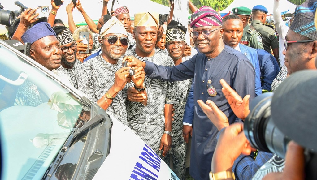 Read more about the article SANWO-OLU PROMISES LAGOSIANS HEALTH PALLIATIVES 