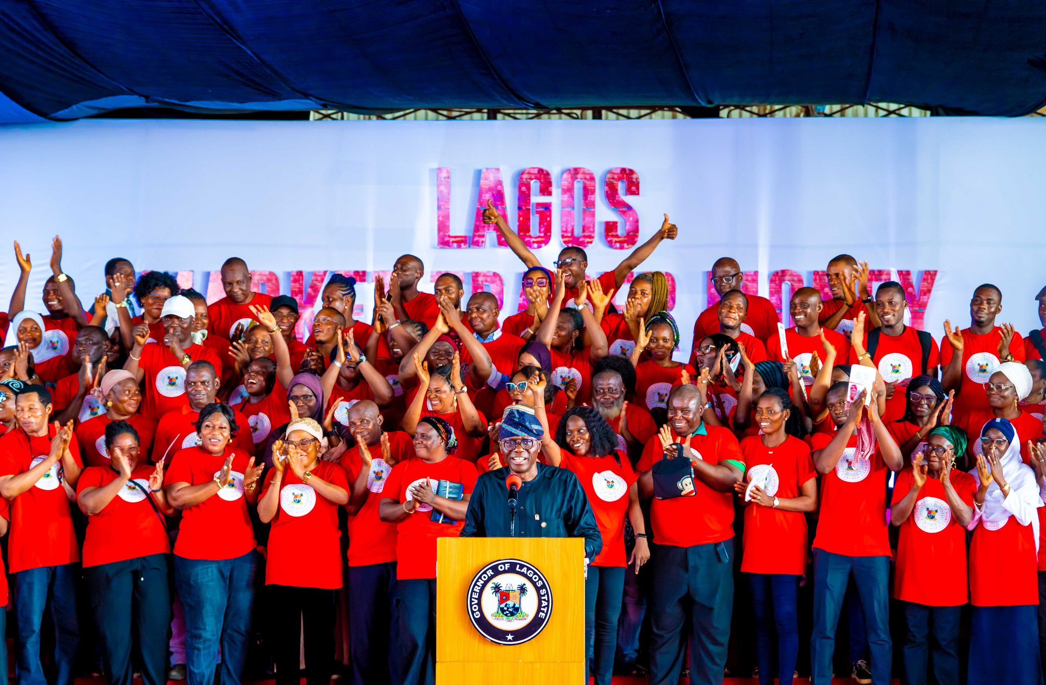 Read more about the article SANWO-OLU FLAGS OFF LAGOS MARKET TRADER MONEY, DISTRIBUTES N750M TO 15,000 BENEFICIARIES