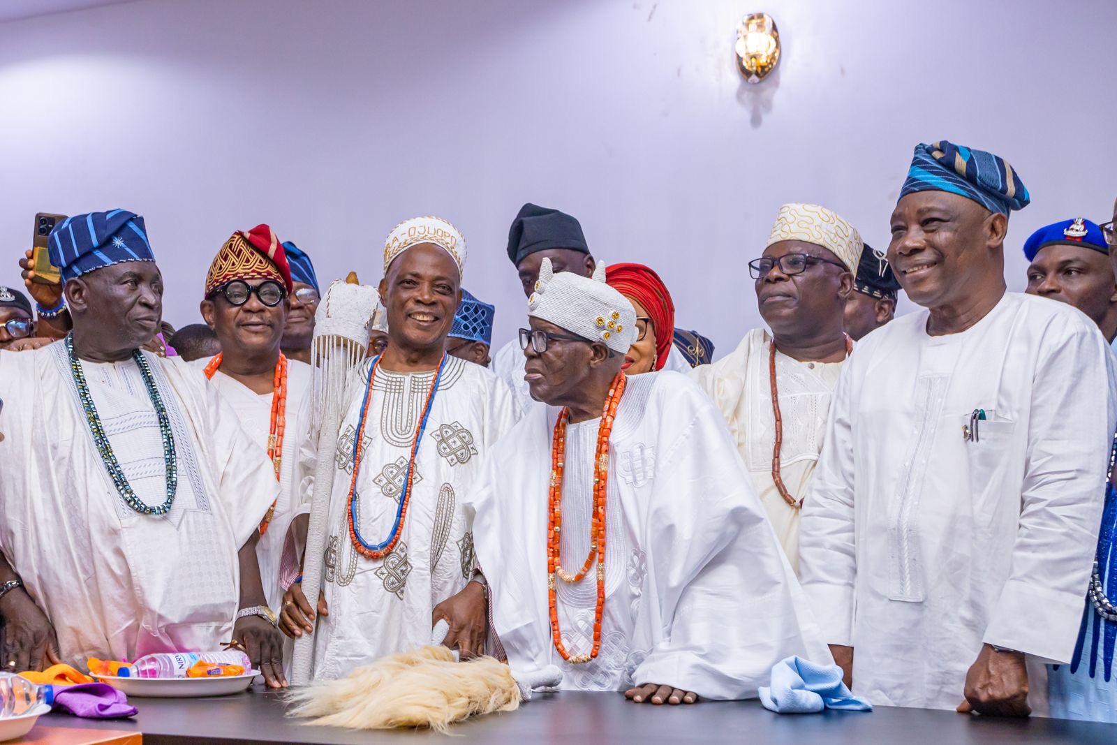 Read more about the article Olubadan Performs First Official Duty, Crowns Ladoja