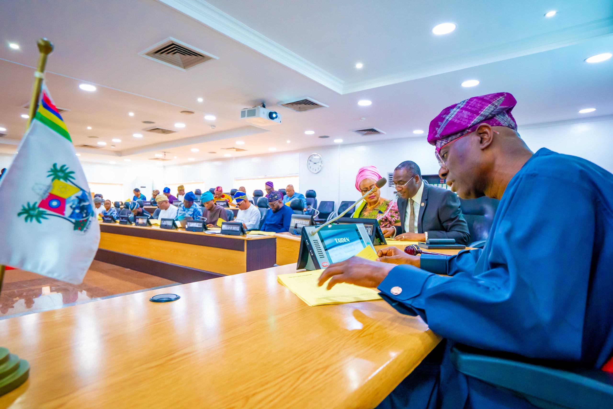 You are currently viewing NORMALCY RETURNS TO LAGOS AFTER FOUR DAYS HUNGER PROTEST