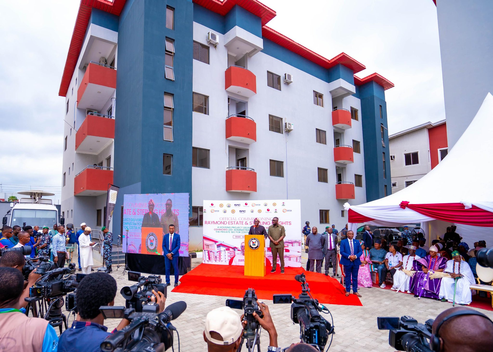 Read more about the article SANWO-OLU INAUGURATES AGBOYI-KETU’S TWIN HOUSING PROJECTS