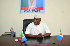 Read more about the article Florence Ajimobi mourns Oyo APC Chairman, Omodewu’s death