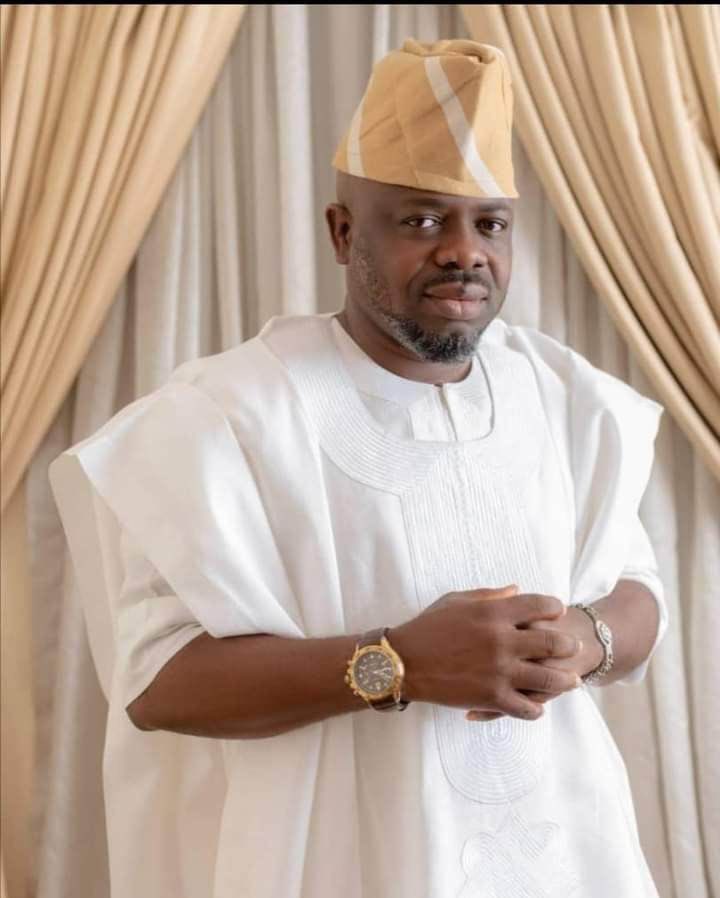 Read more about the article SANWO-OLU MOURNS LAGOS COUNCIL CHAIRMAN, OLADOTUN OLAKANLE