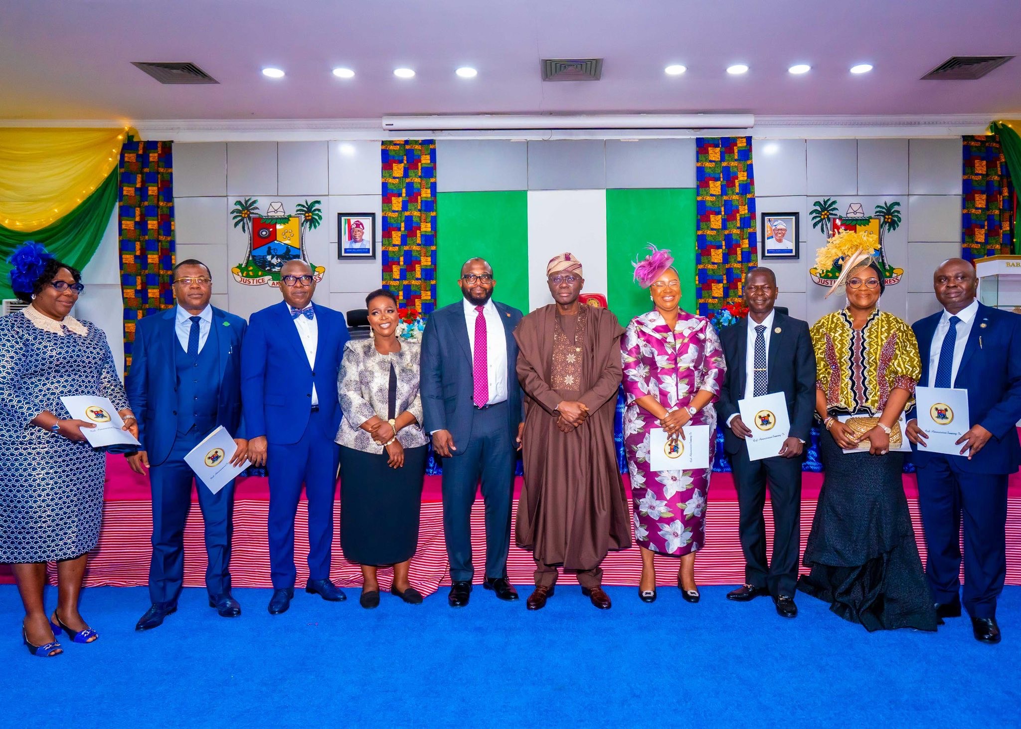 Read more about the article SANWO-OLU SWEARS IN EIGHT NEW PERMANENT SECRETARIES, TUTORS-GENERAL 