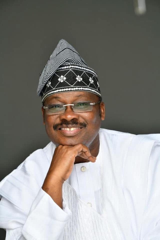 You are currently viewing Hon. Olajide Olatunbosun Pays Tribute to Late Senator Abiola Ajimobi on Posthumous Birthday .