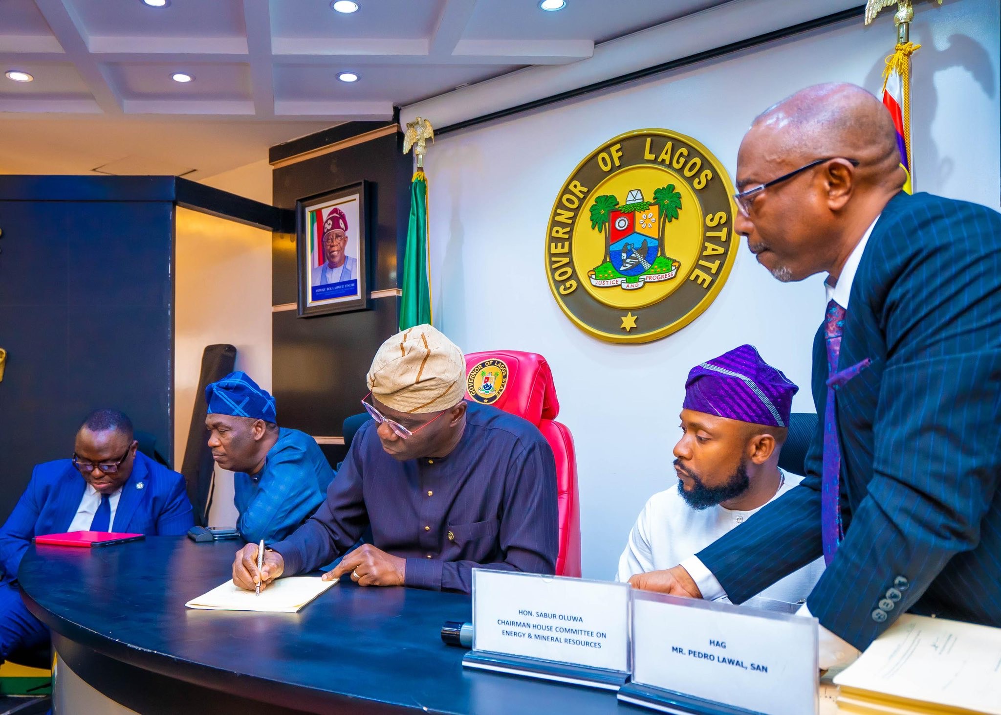 You are currently viewing SANWO-OLU SIGNS LAGOS ELECTRICITY BILL