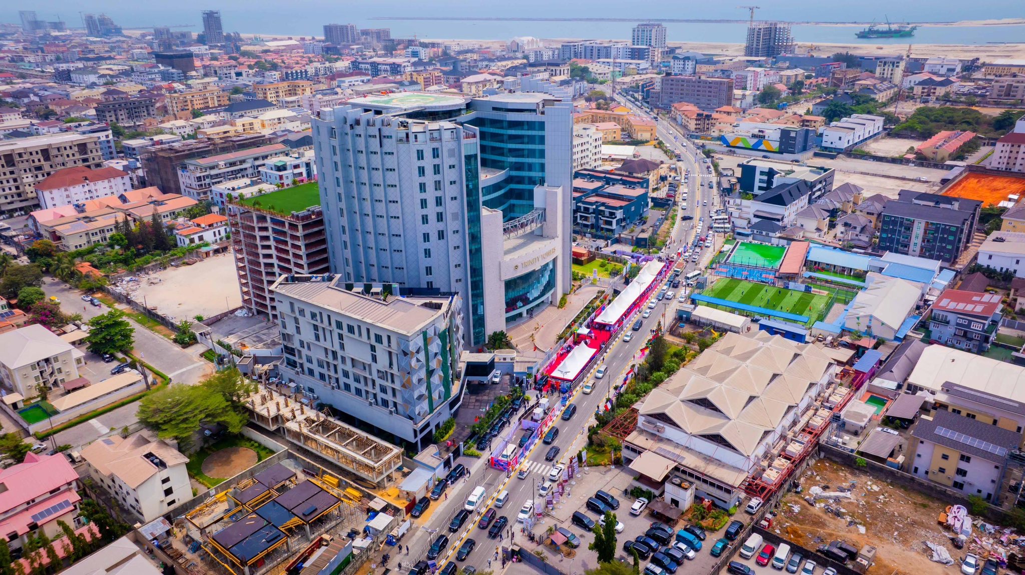 Read more about the article SANWO-OLU OPENS THREE UPGRADED INNER ROADS IN IRU-VICTORIA ISLAND CORRIDOR