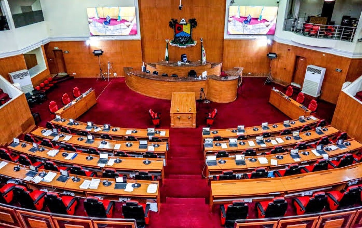 Read more about the article Lagos Assembly Lawmakers rejects Obasa, Pass Vote of Confidence in Speaker Meranda