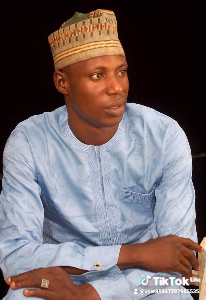 You are currently viewing SENATOR BUHARI FELICITATES WITH BASHORUN SOLIU ADELODUN