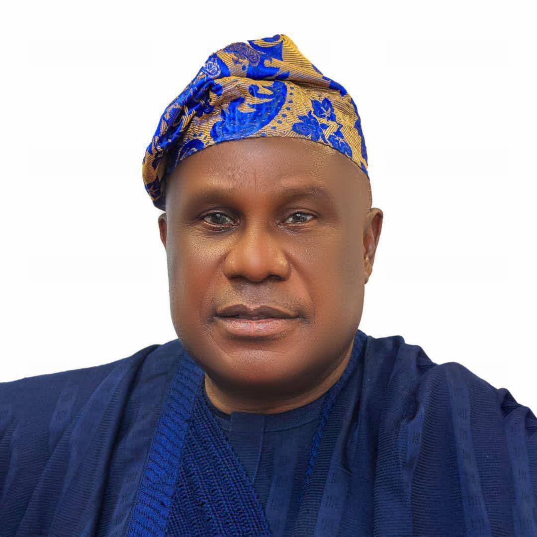 Read more about the article XMAS 2025 CELEBRATION: SENATOR BUHARI FELICITATES CHRISTIANS IN OYO-PLEDGES NEVER TO BETRAY THEIR TRUST